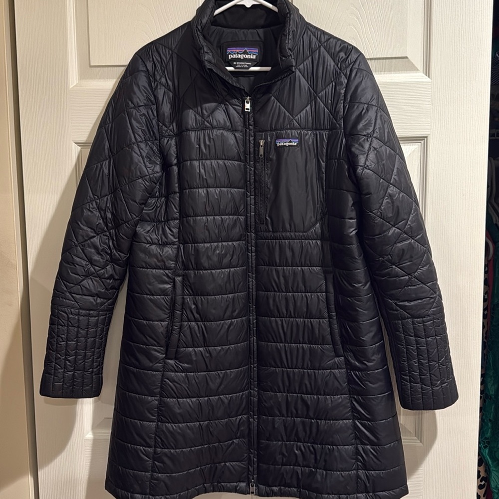 Women’s Patagonia down jacket, EUC, XL.